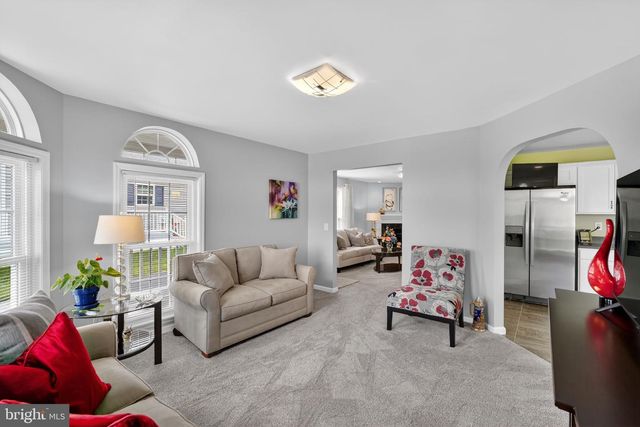 411 HONEYSUCKLE LN, Blue Bell, PA 19422