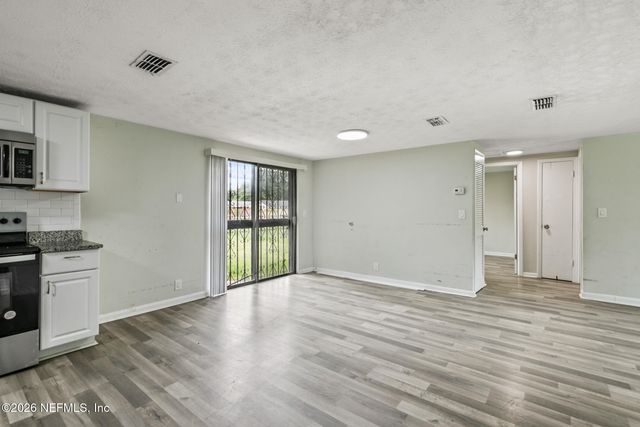 5246 DEVRON Drive, Jacksonville, FL 32209