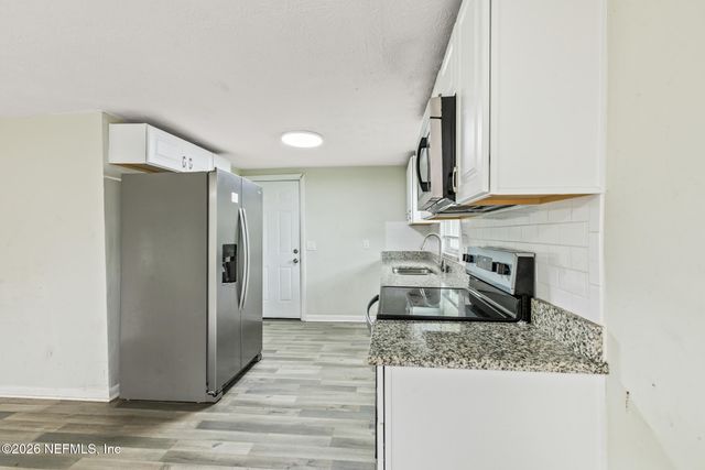 5246 DEVRON Drive, Jacksonville, FL 32209