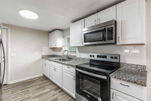 5246 DEVRON Drive, Jacksonville, FL 32209