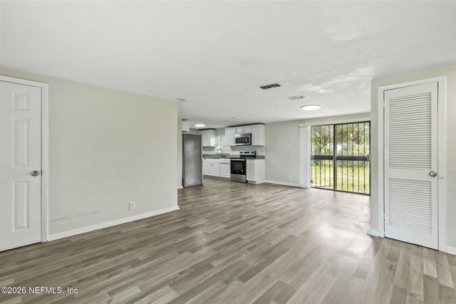 5246 DEVRON Drive, Jacksonville, FL 32209