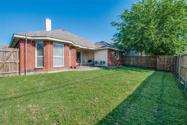 5615 Wellston Drive, Arlington, TX 76018