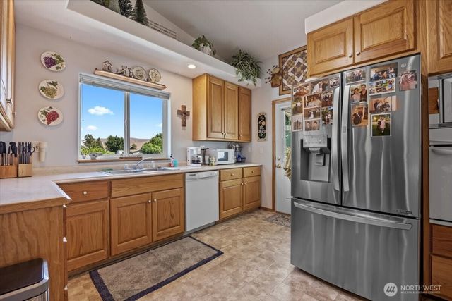 157209 W North River Road, Prosser, WA 99350