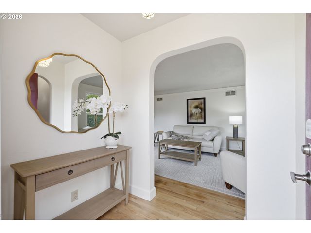 1314 DALTON Dr, Eugene, OR 97404