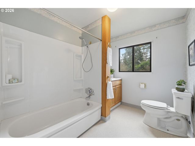 1314 DALTON Dr, Eugene, OR 97404