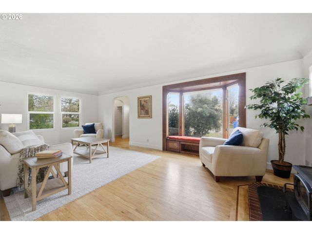 1314 DALTON Dr, Eugene, OR 97404