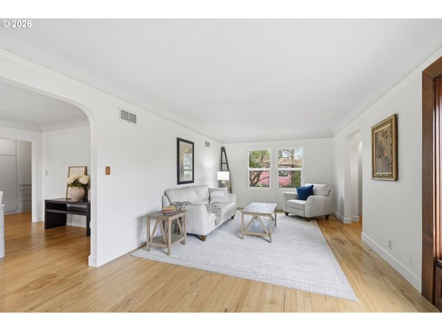 1314 DALTON Dr, Eugene, OR 97404