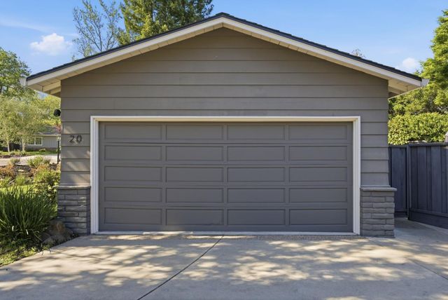 20 Campo Bello Court, Menlo Park, CA 94025