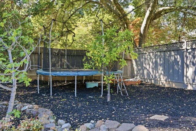 20 Campo Bello Court, Menlo Park, CA 94025