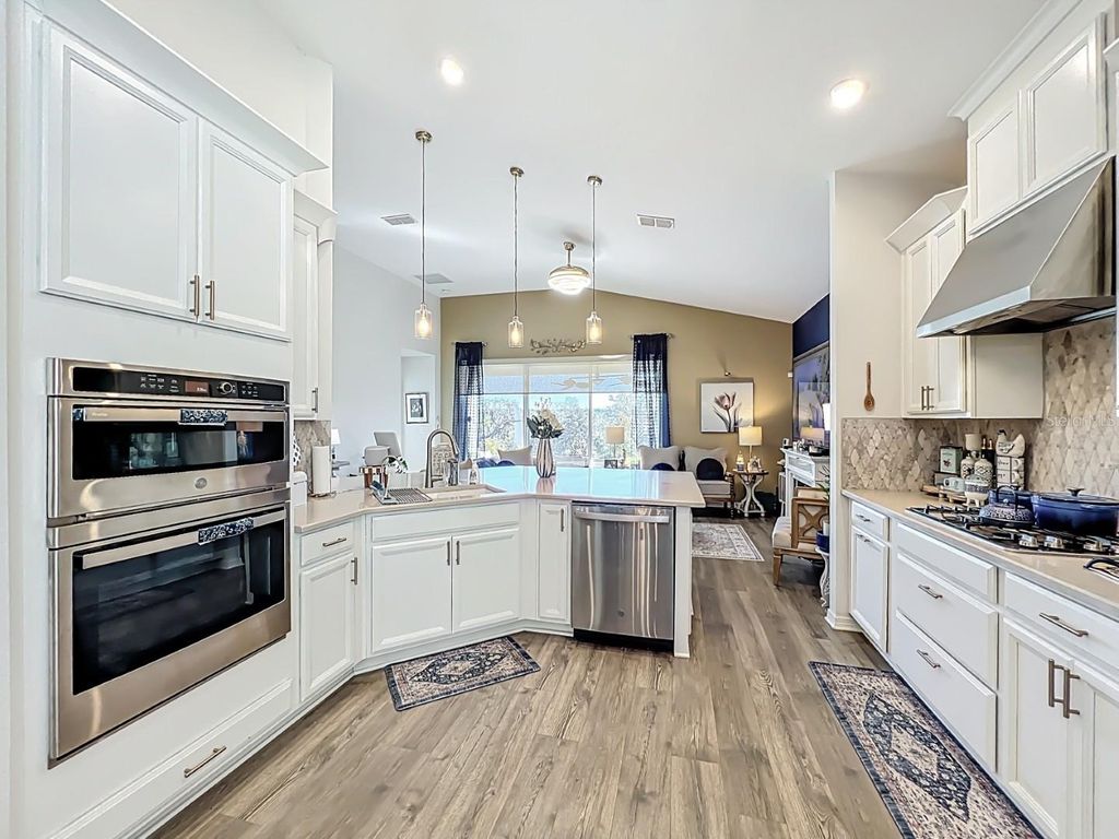 Image 14 of property listing at 2381 HICKORY GROVE STREET, Clermont, FL 34715