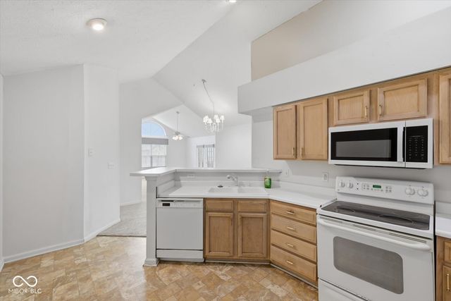 2392 Steeple Chase, Shelbyville, IN 46176