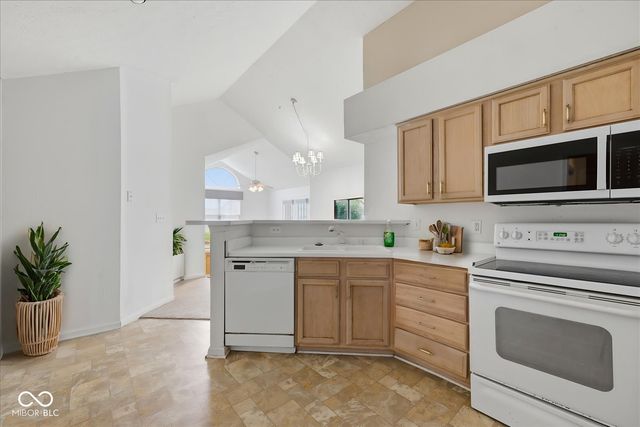2392 Steeple Chase, Shelbyville, IN 46176