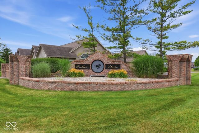 2392 Steeple Chase, Shelbyville, IN 46176