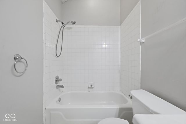 2392 Steeple Chase, Shelbyville, IN 46176