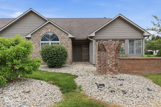 2392 Steeple Chase, Shelbyville, IN 46176