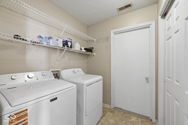 2392 Steeple Chase, Shelbyville, IN 46176