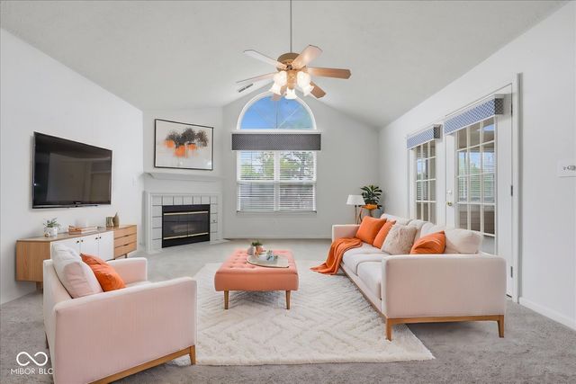 2392 Steeple Chase, Shelbyville, IN 46176