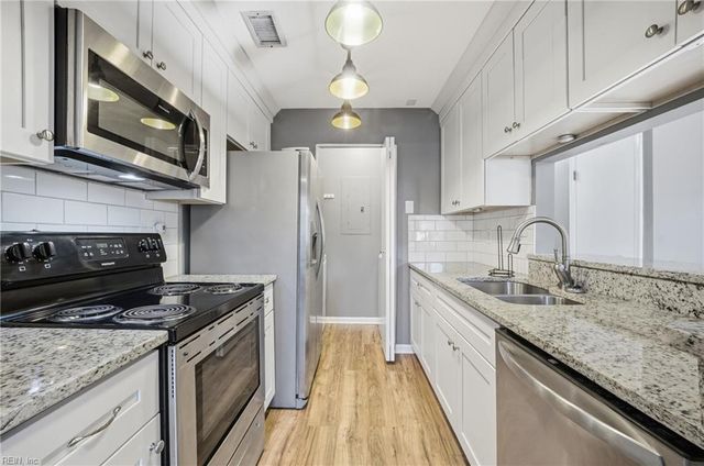 705 New River Ct Apt G, Chesapeake, VA 23320