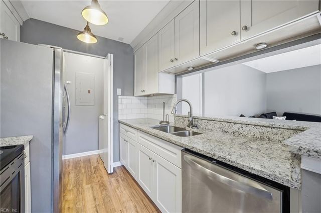 705 New River Ct Apt G, Chesapeake, VA 23320