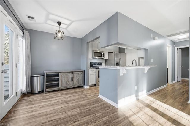 705 New River Ct Apt G, Chesapeake, VA 23320