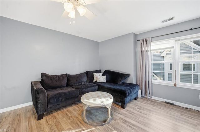 705 New River Ct Apt G, Chesapeake, VA 23320