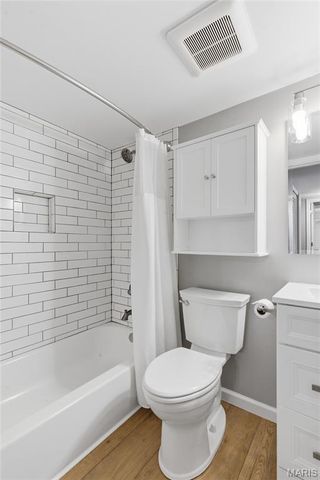7600 Triwoods Drive E, Shrewsbury, MO 63119