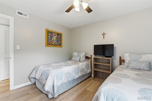 7600 Triwoods Drive E, Shrewsbury, MO 63119