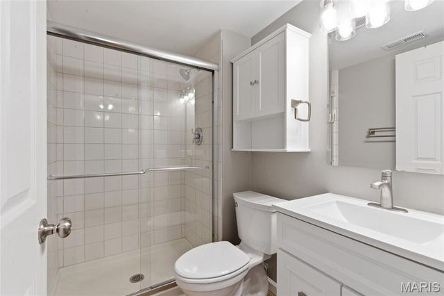 7600 Triwoods Drive E, Shrewsbury, MO 63119