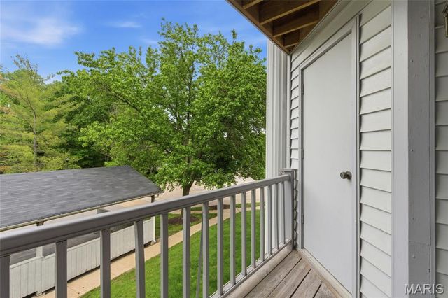 7600 Triwoods Drive E, Shrewsbury, MO 63119