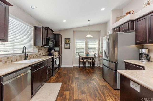 8975 Lawrence Welk Drive 112, Escondido, CA 92026