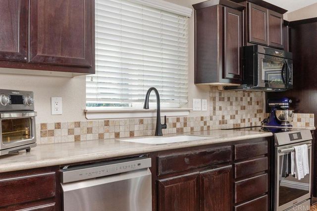 8975 Lawrence Welk Drive 112, Escondido, CA 92026