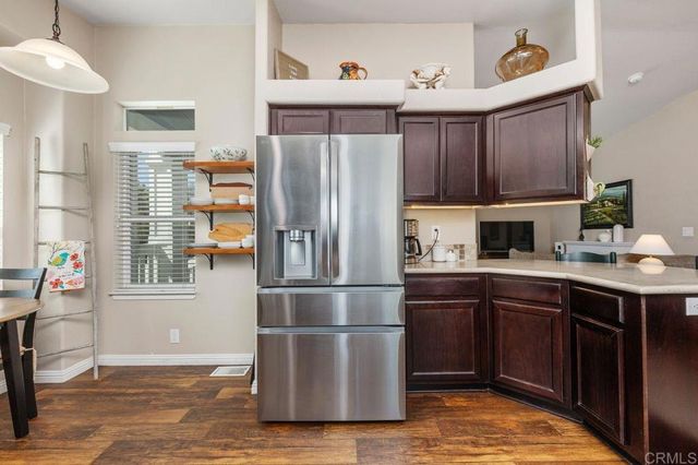 8975 Lawrence Welk Drive 112, Escondido, CA 92026