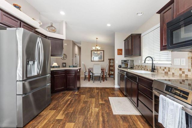 8975 Lawrence Welk Drive 112, Escondido, CA 92026