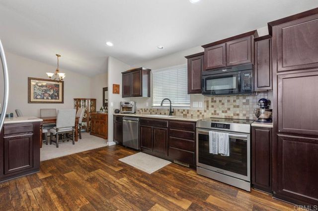 8975 Lawrence Welk Drive 112, Escondido, CA 92026