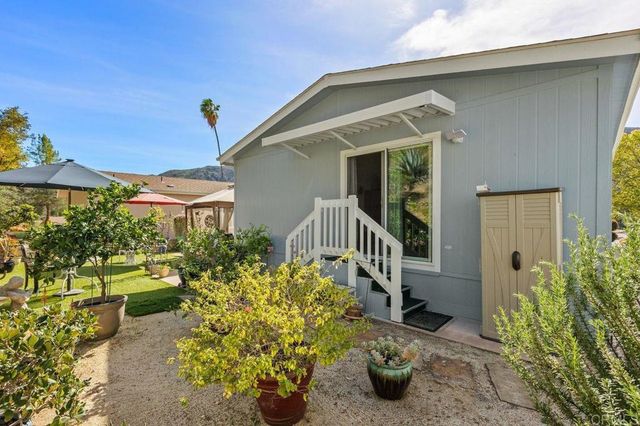 8975 Lawrence Welk Drive 112, Escondido, CA 92026