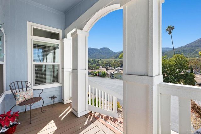 8975 Lawrence Welk Drive 112, Escondido, CA 92026