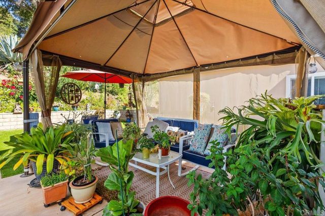 8975 Lawrence Welk Drive 112, Escondido, CA 92026