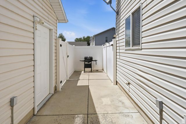 1996 N 425 W, Harrisville, UT 84414