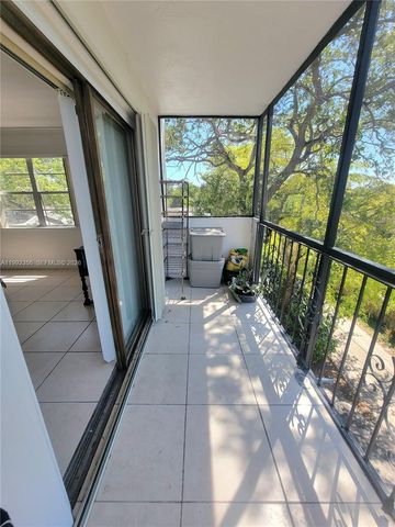 1230 NE 139th St 304, North Miami, FL 33161