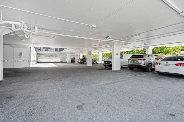 1230 NE 139th St 304, North Miami, FL 33161