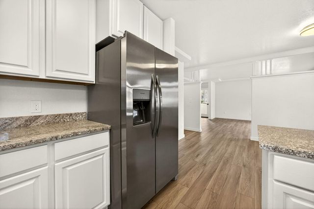 24 Dewey Street, Ashland, OR 97520