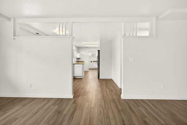 24 Dewey Street, Ashland, OR 97520