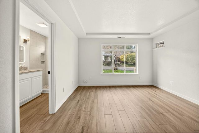 24 Dewey Street, Ashland, OR 97520