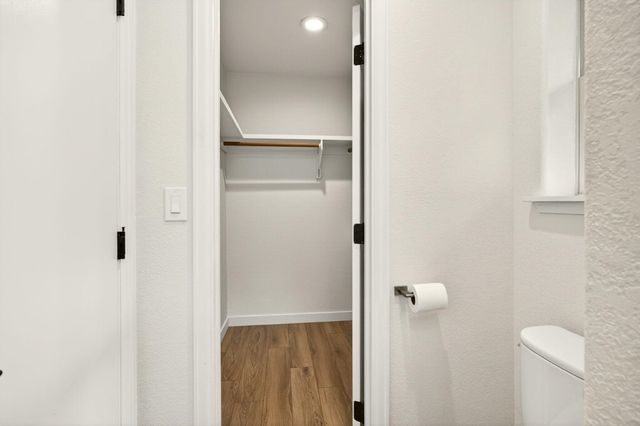 24 Dewey Street, Ashland, OR 97520