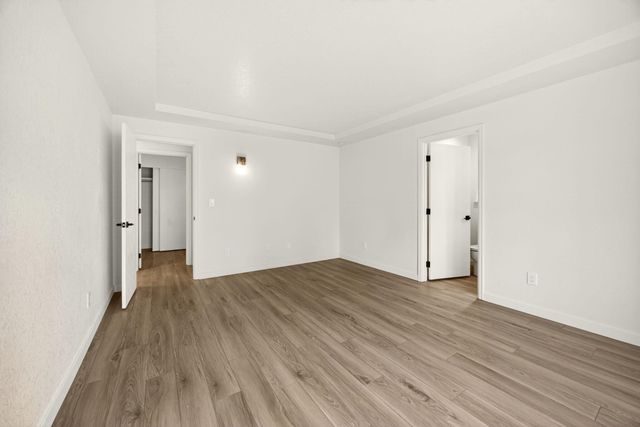 24 Dewey Street, Ashland, OR 97520