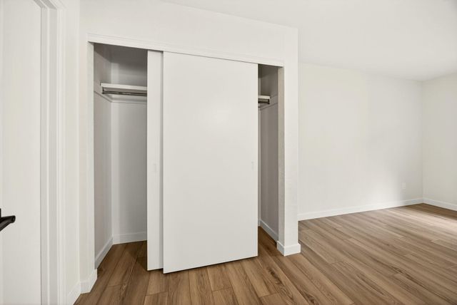 24 Dewey Street, Ashland, OR 97520