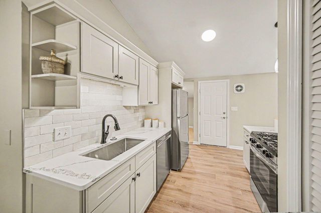 2731 Canterbury Road, Ann Arbor, MI 48104