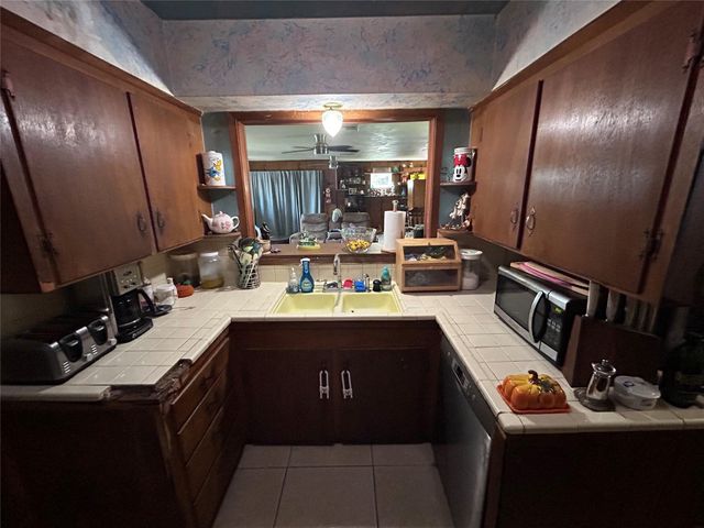 2431 Bayou Dr Drive, League City, TX 77573