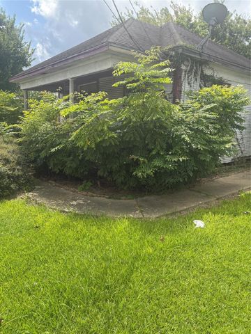 1439 Interstate 10 E, Beaumont, TX 77701