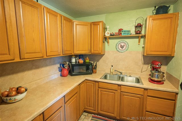 157 S Springfield Street, Welch, OK 74369